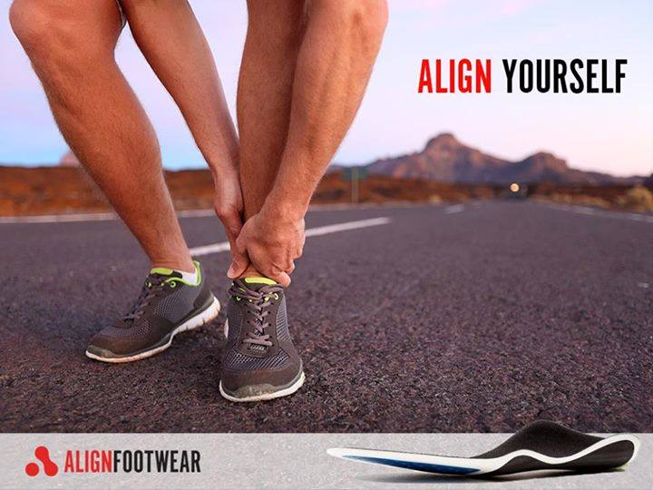 Align Footwear på asfalt